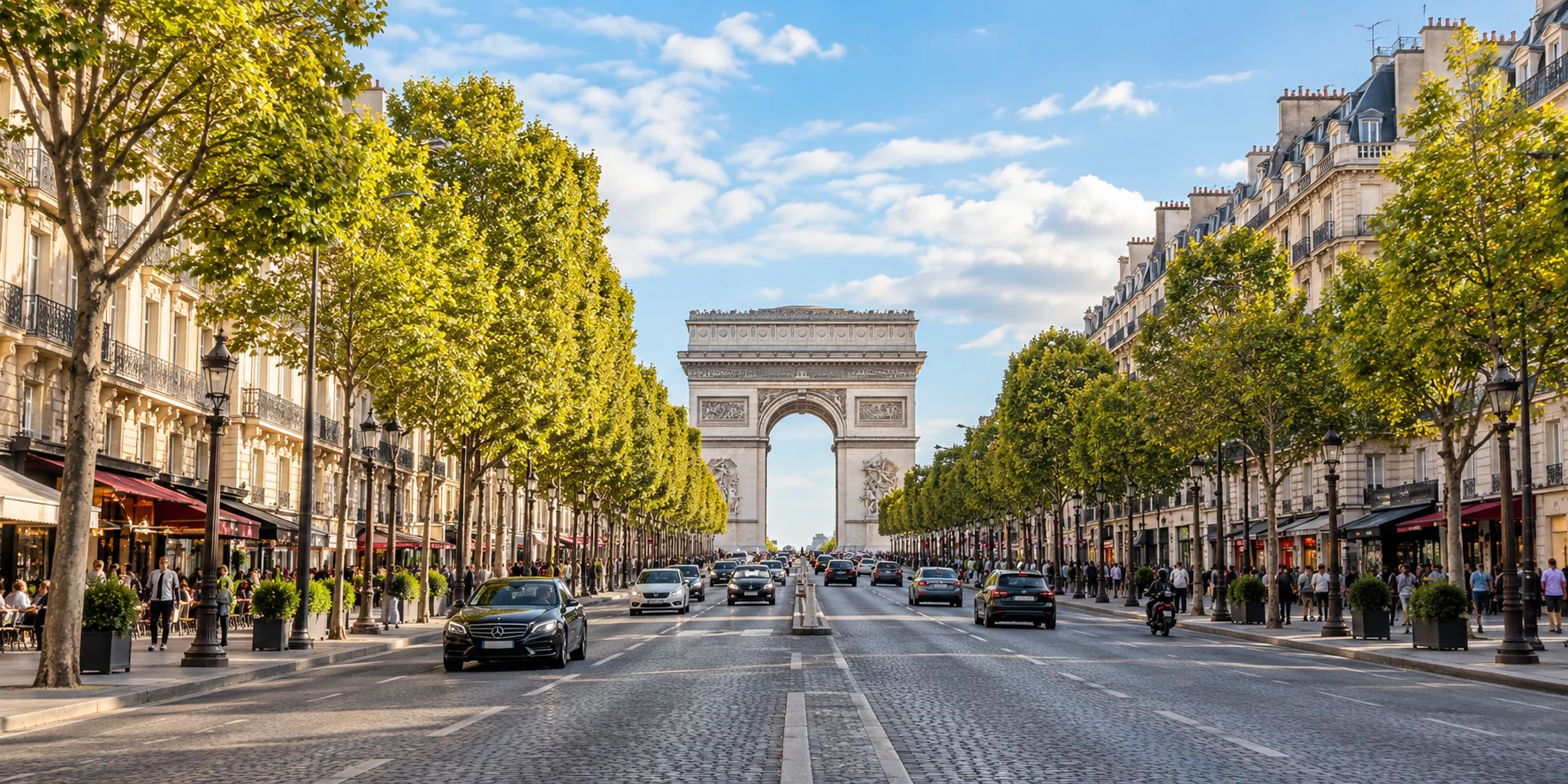 Imagen ilustrativa del Arco del Triunfo al final de los Campos Elíseos, en París.