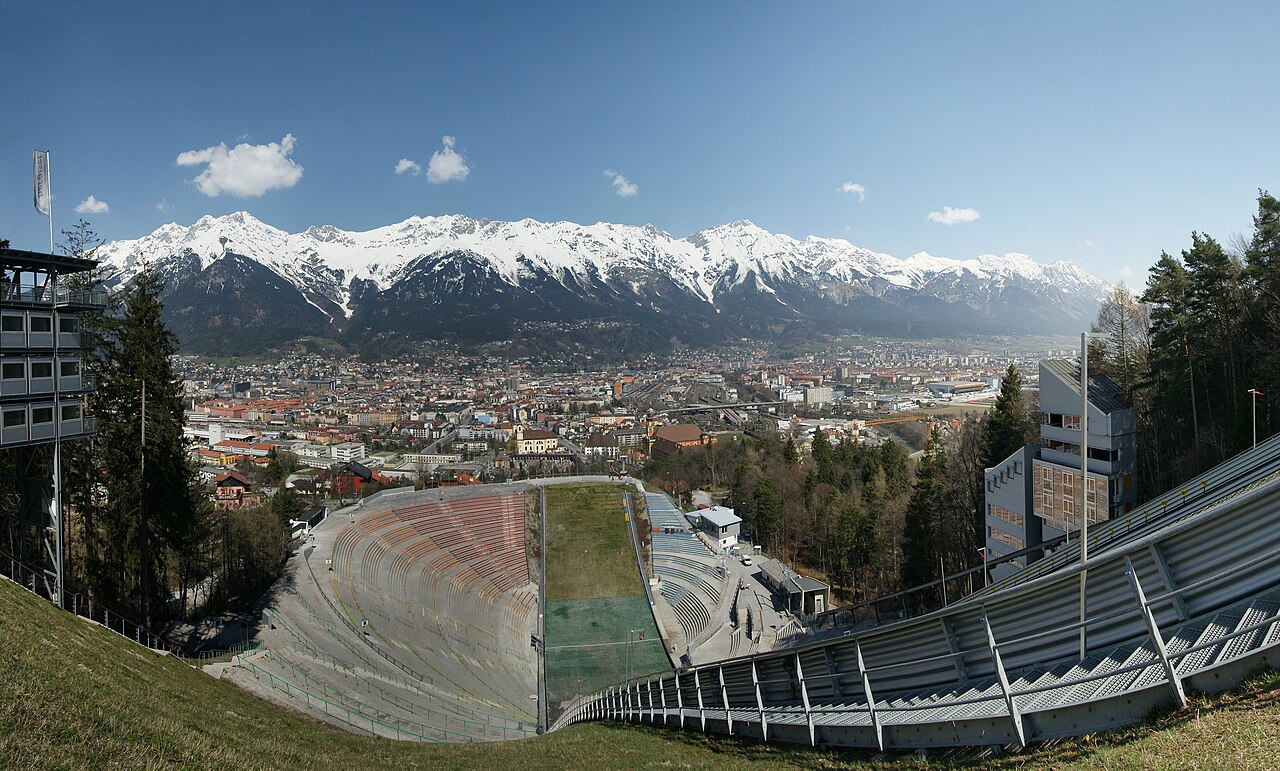 Vista de Innsbruck y las montañas de la cordillera Nordkette, en el Tirol.